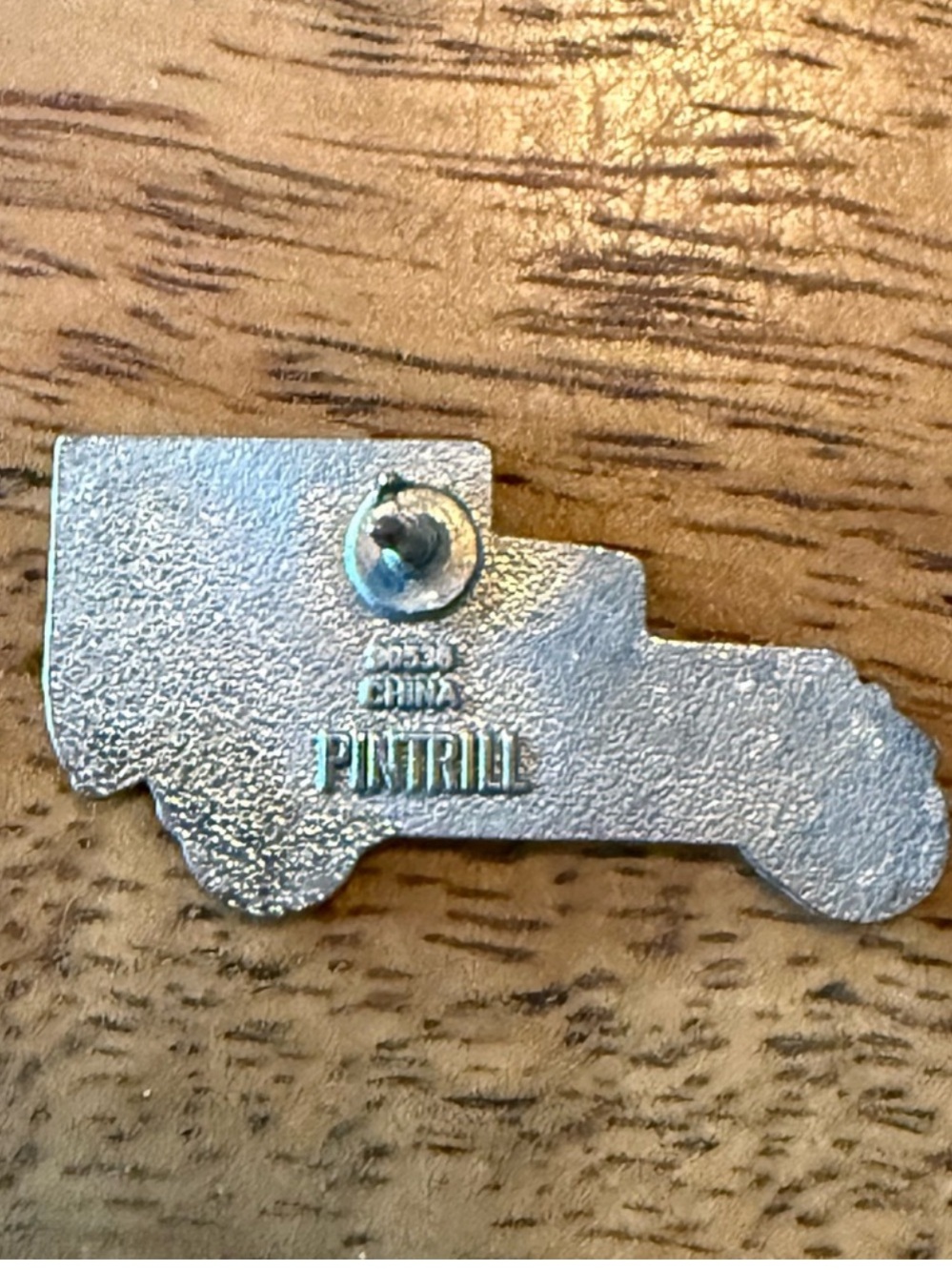 LOUIS VUITTON pin - Picture 3 of 3